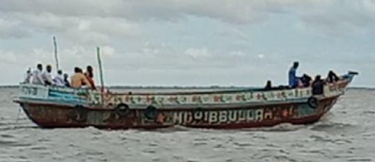 তজুমদ্দিনে বিভিন্ন নৌরুটে চলছে ফিটনেস বিহীন ট্রলার, নিরব প্রশাসন